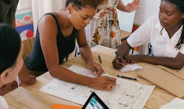 Quelles sont les stratégies pour investir dans un marché immobilier secondaire dynamique?